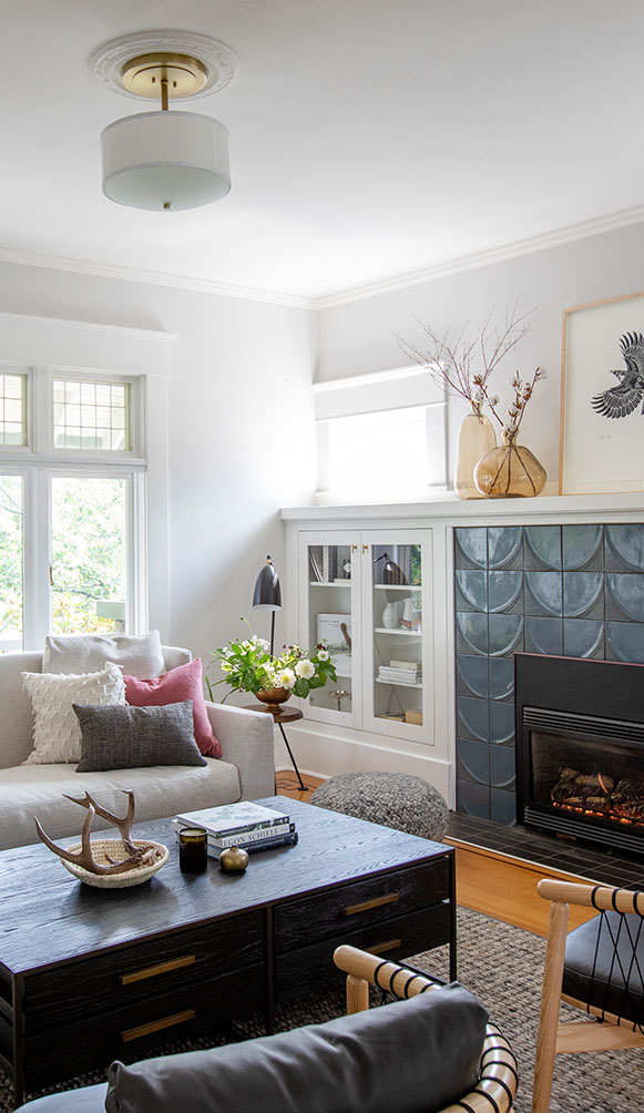 Comfortable and charming living room with fireplace